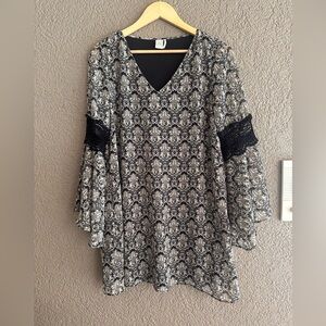 Paper Crane Black & White V-Neck Crochet Bell Sleeve Dress